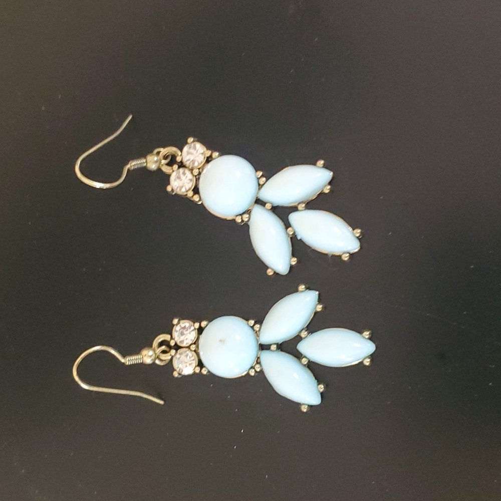 Baby Blue Sparkle Dangly Earring